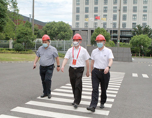 青浦區政協副主席顧嘯流一行來我公司考察指導工作(圖1)