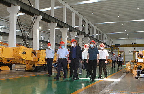 青浦區委書記徐建一行來我公司走訪考察(圖1)