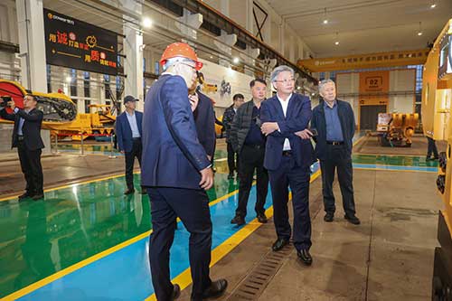 【開(kāi)放合作 共享未來(lái)】上海創(chuàng)力集團(tuán)院士工作站等揭牌儀式圓滿結(jié)束(圖17)